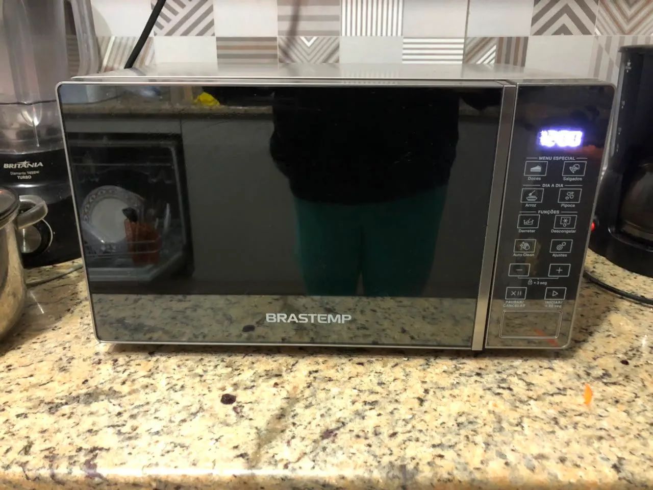 Brastemp Microwave Oven, 20 Liters / 127V