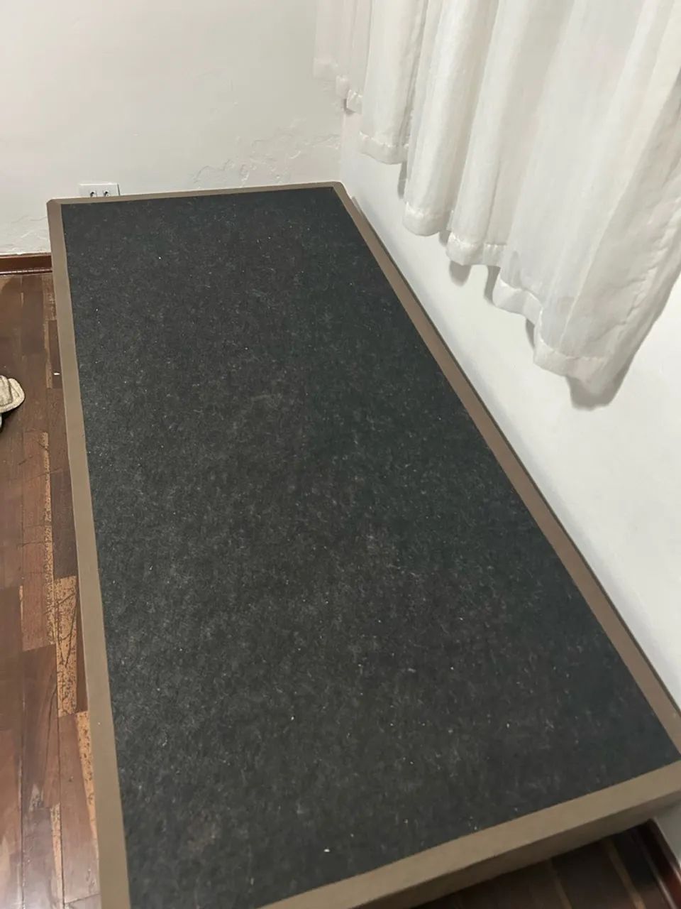 Vendo cama de solteiro 