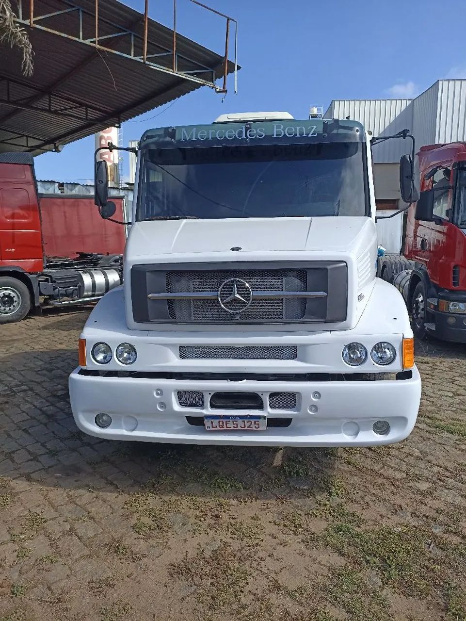 Conjunto MBB 1634 na caçamba - Caminhões - Aeroporto, Lavras