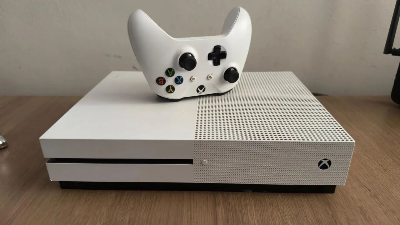 Xbox one S COM UMA MANETE ORIGINAL  - Foto 4
