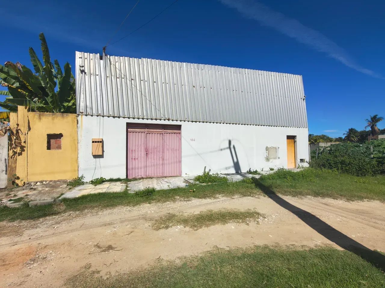 VENDO GALPÃO NO ROBALO/ARUANA - A 600 METROS DA AV. INÁCIO BARBOSA