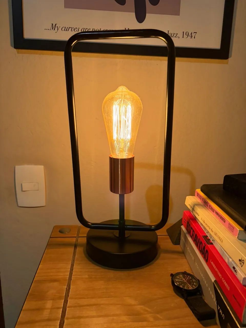 Luminária Aramada Retangular com Lâmpada Filamento Vintage
