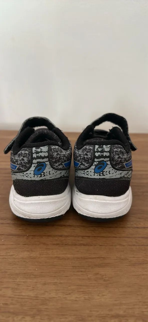 Tênis ASICS infantil 