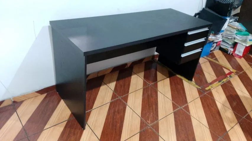 Mesa de escritório preta em mdf com entrega grátis