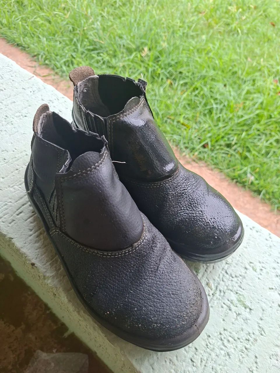 Bota 38 e 42 preço pras duas