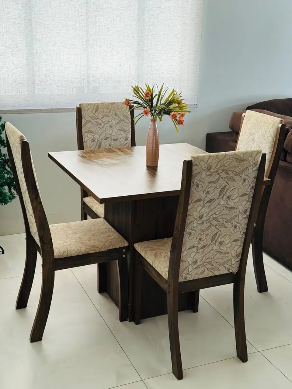 Mesa de Jantar com 4 cadeiras  - Foto 2