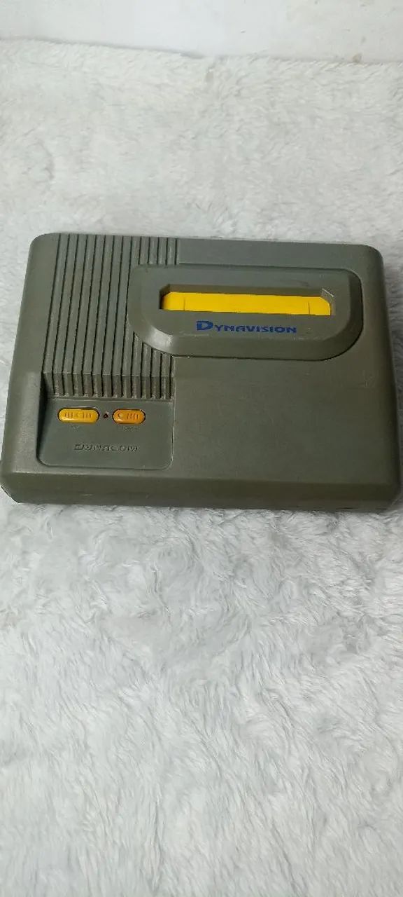 Dynavision Dynacom funcionando apenas console