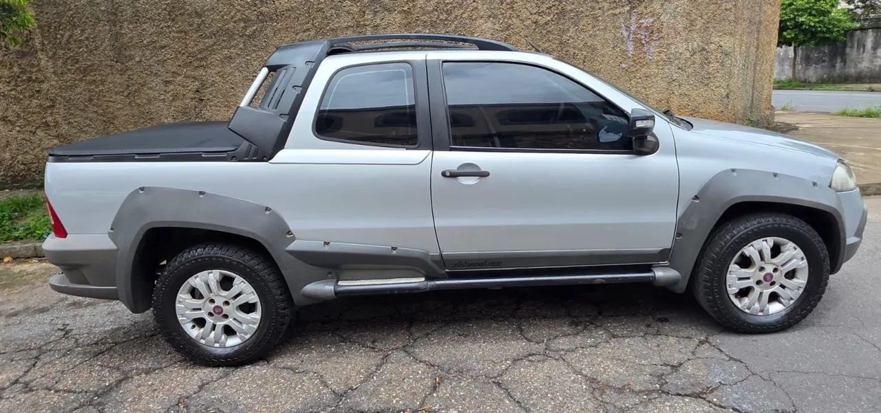 Fiat Strada Adventure1.8/ 1.8 Locker Flex CD 2010 - Foto 2
