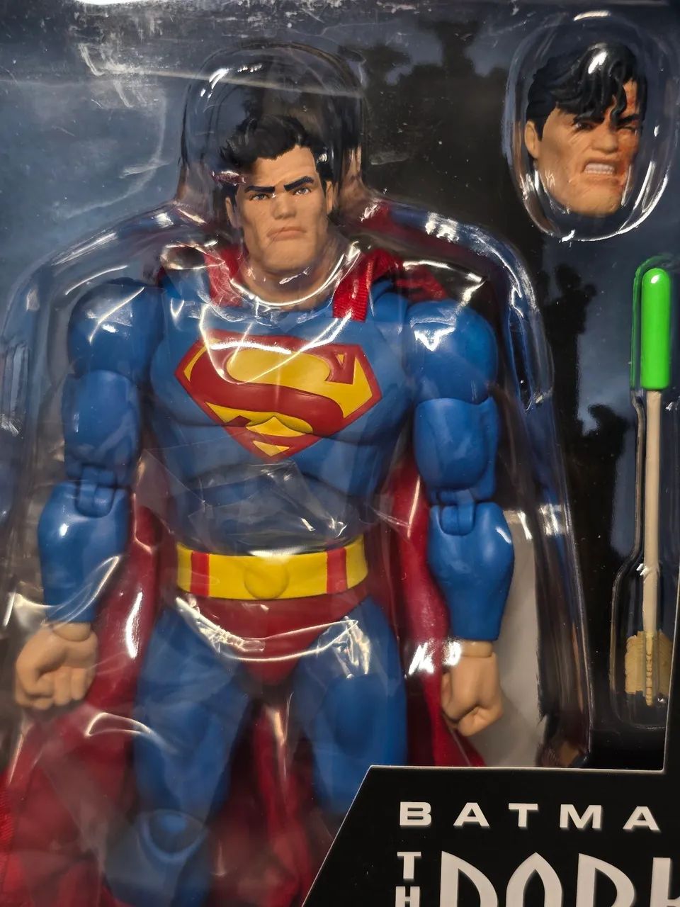 Superman de Batman Dark Knight Returns Mafex  original lacrado - Foto 3