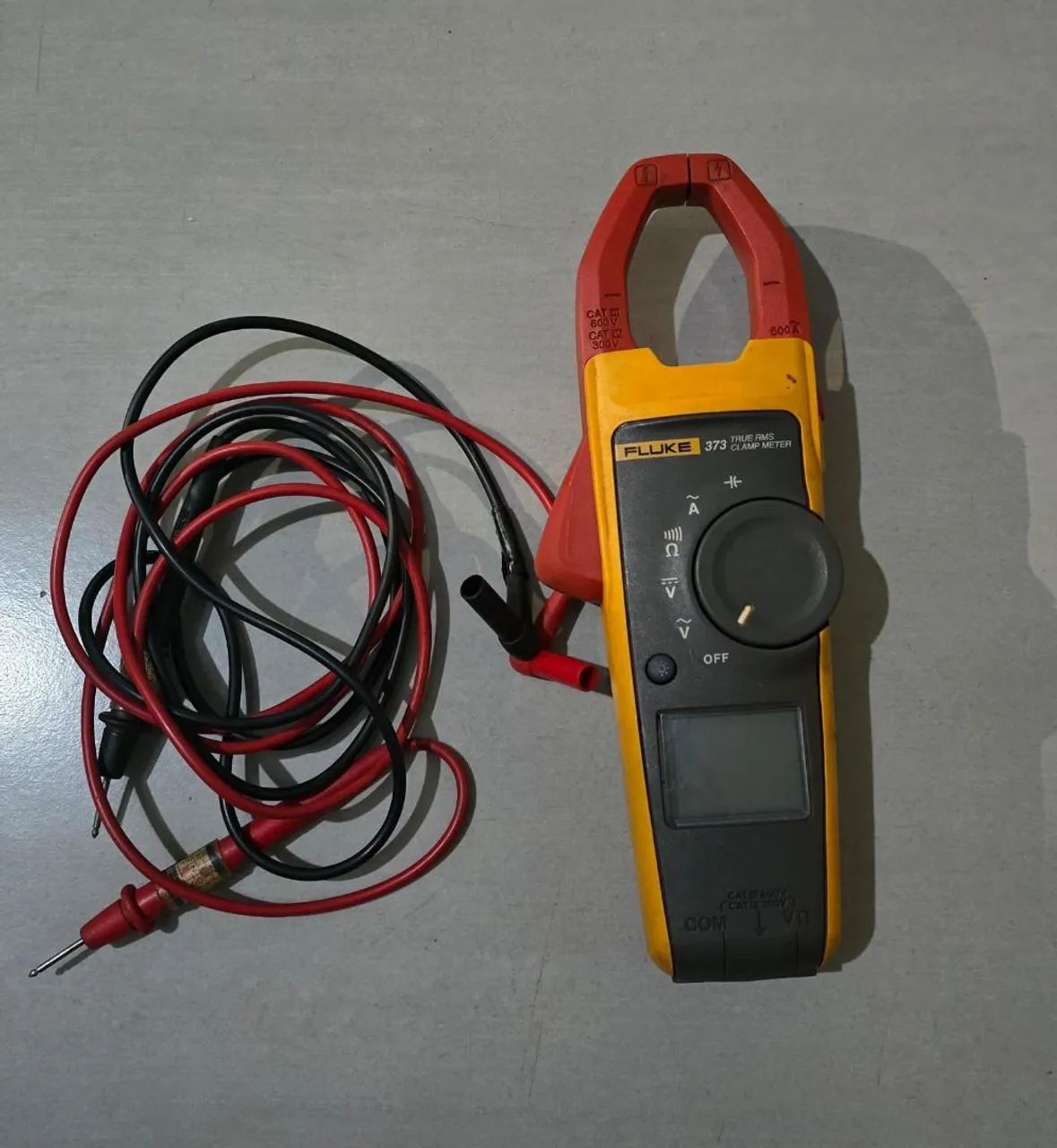 Vendo alicate amperímetro fluke 373 True Rms clamp 