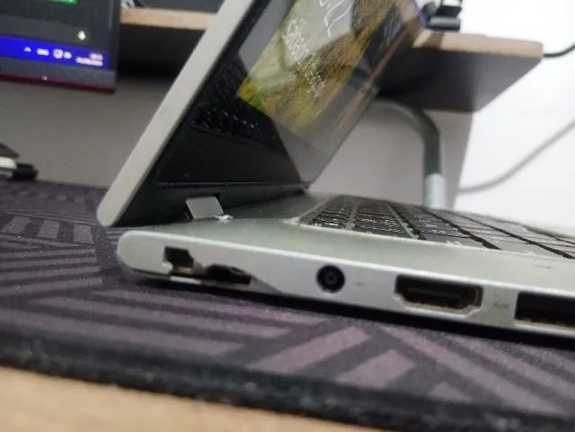 Notebook Dell - Funcionando perfeitamente, com agluns detalhes fisicos - Foto 4