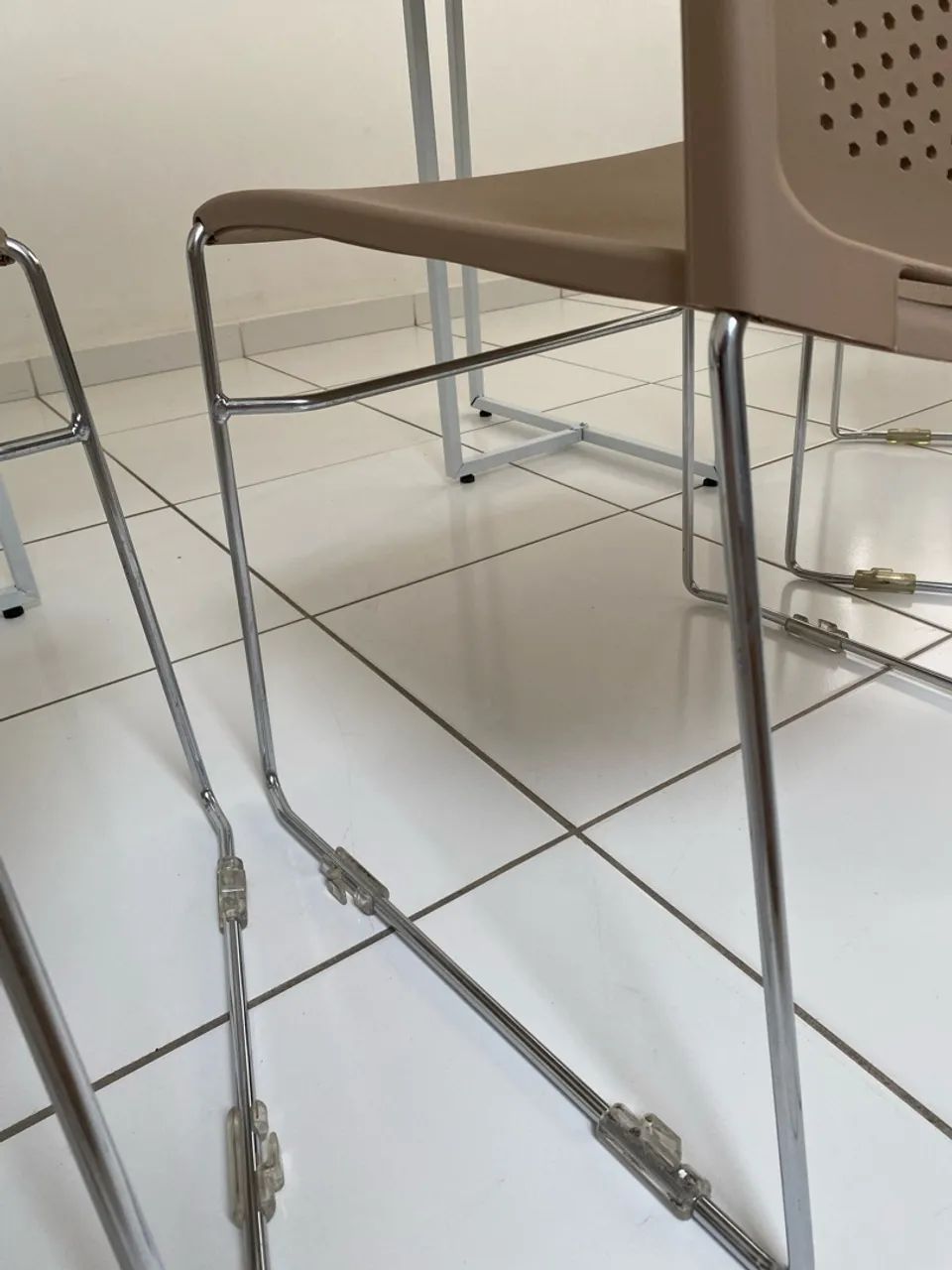 Mesa e cadeiras para escritório  - Foto 5