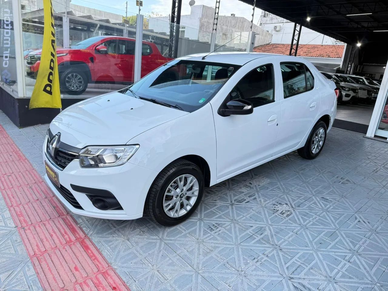 Renault Logan Zen Flex 1.0 12V 4P Mec. 2025 - Foto 3