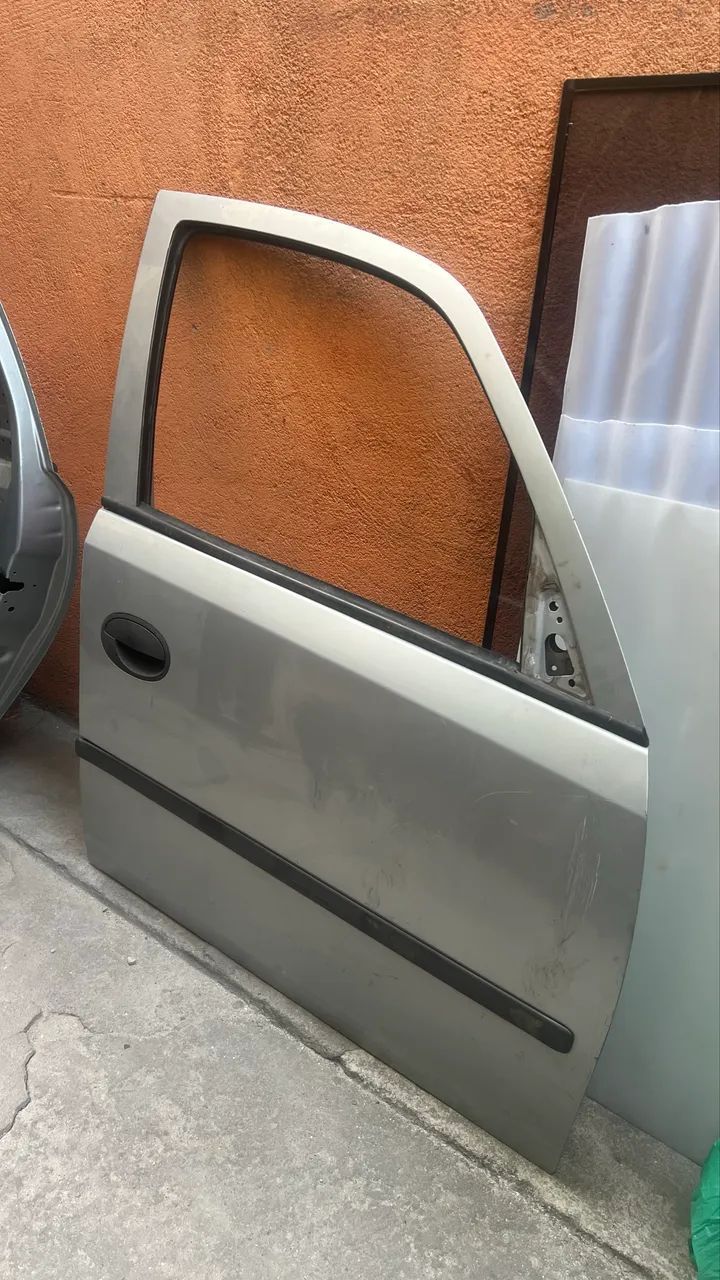 PORTA MERIVA DIANTEIRA DIREITA (PASSAGEIRO) ORIGINAL PRATA