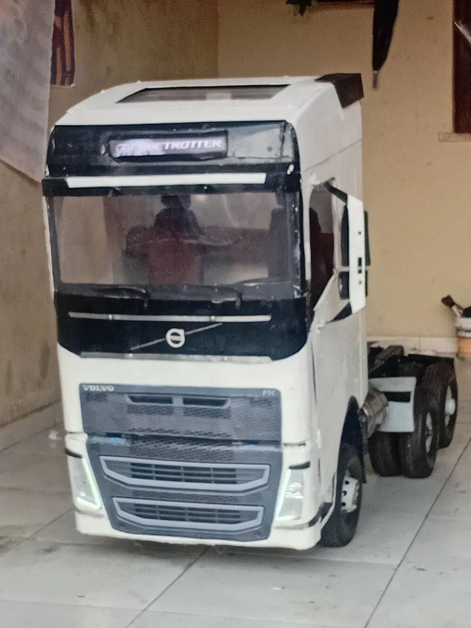 Mini caminhão VOLVO 