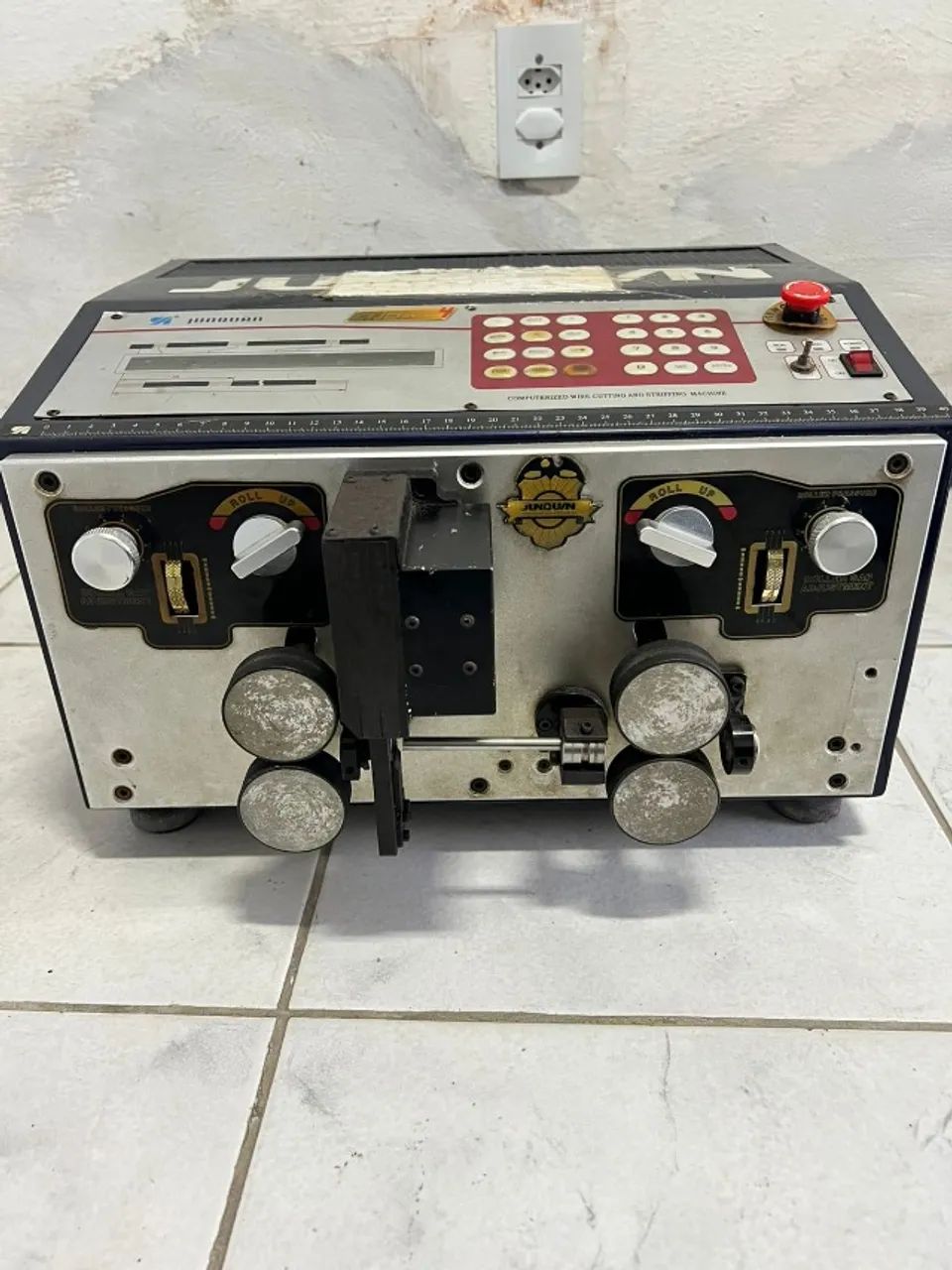 MÁQUINA DE CORTE E DECAPE DE FIOS AUTOMÁTICA - Foto 3