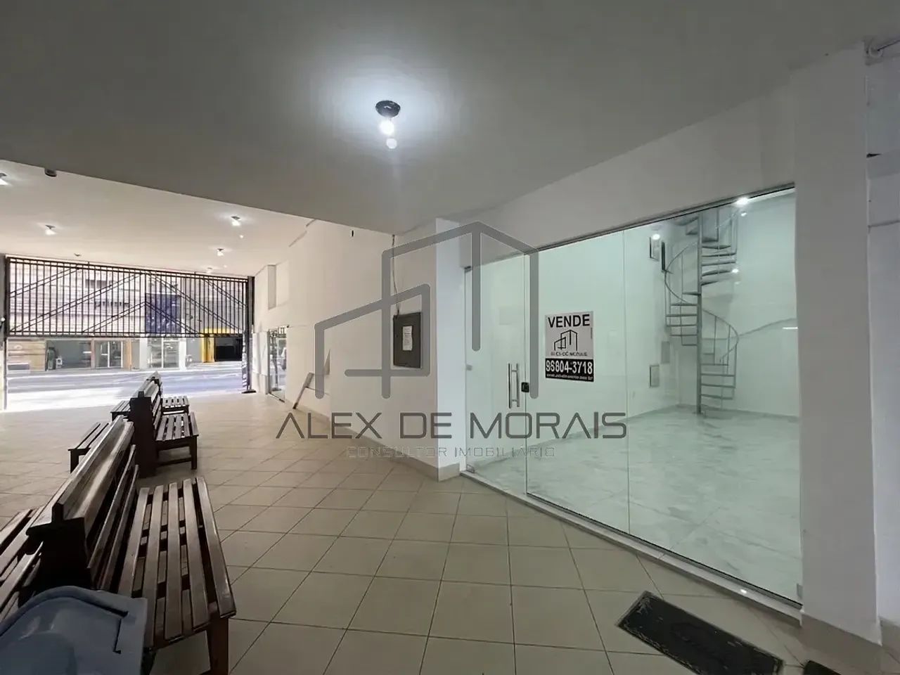 Loja Comercial Reformada na Tradicional Galeria do Edifício Bemge  Centro de Vitória - Foto 2