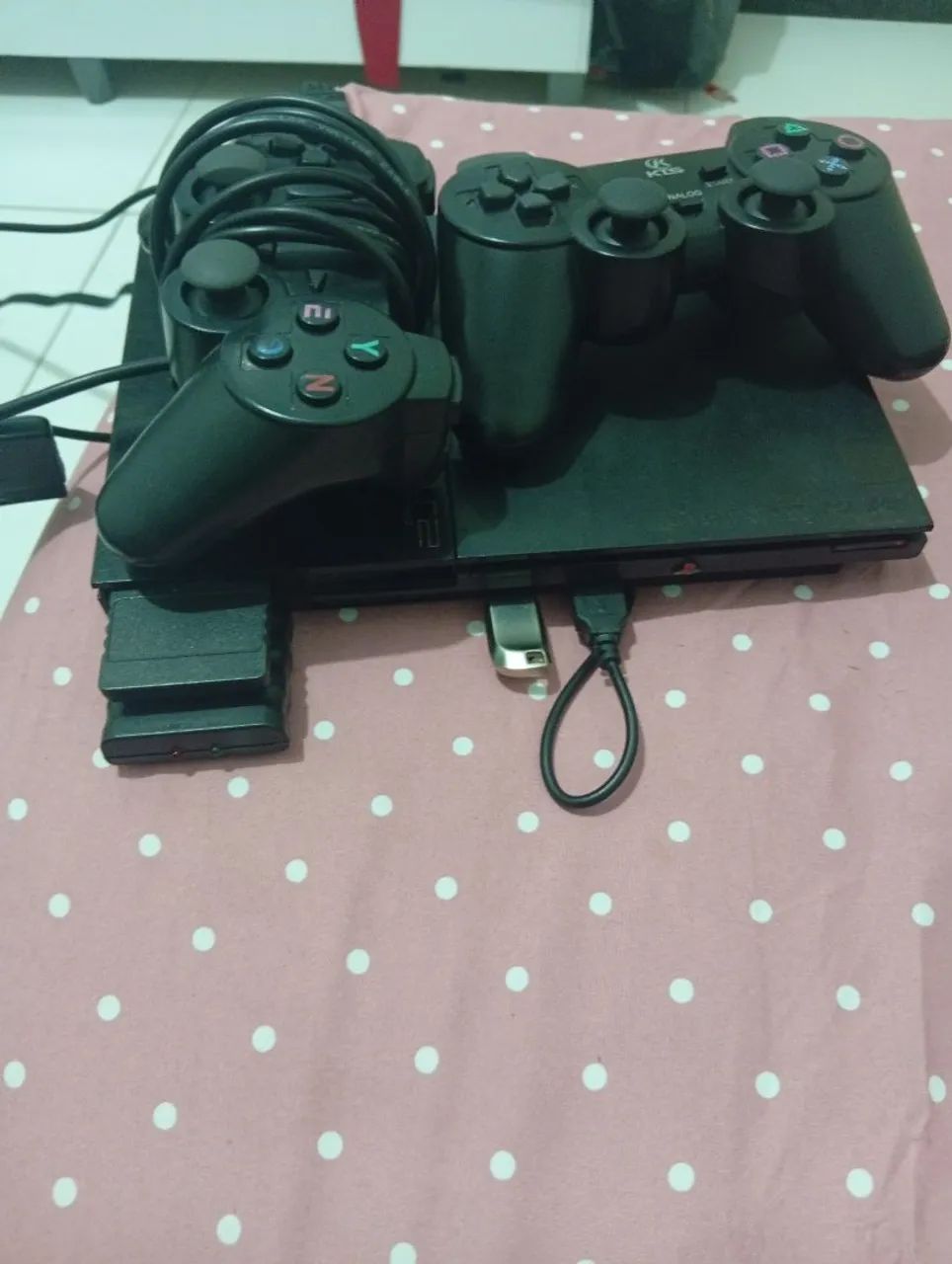 Vendo ps2 com dois controles e 6 jogos via pendrive  e cabo HDMI 