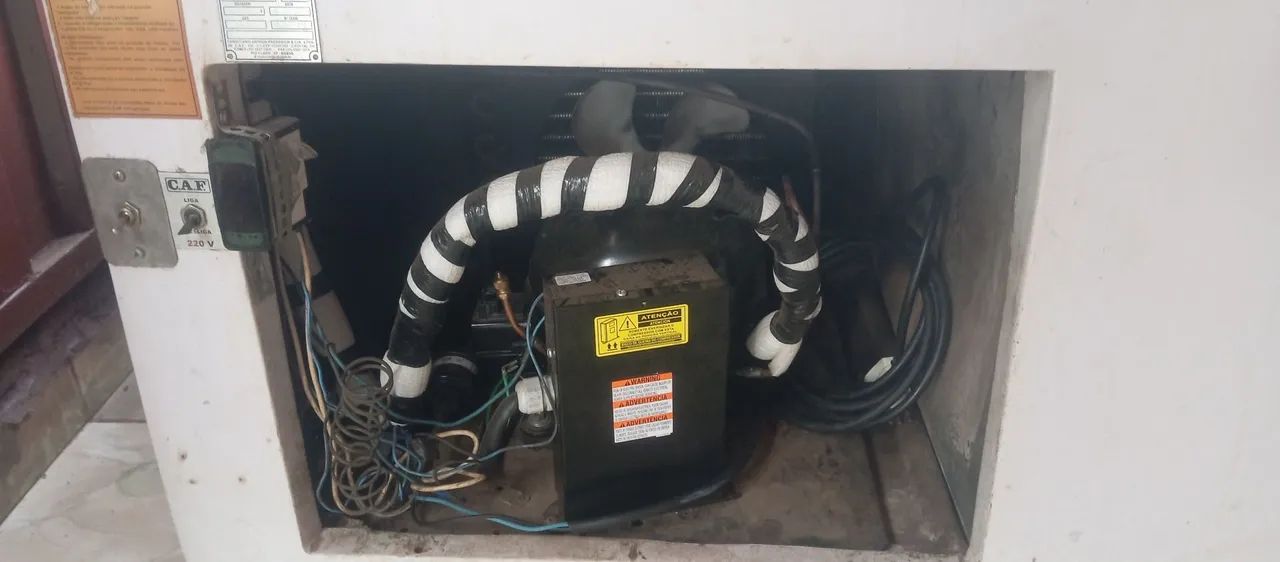 Vendo Balcão Refrigerado Grande - Perfeito pra Açougue ou Padaria - Foto 5