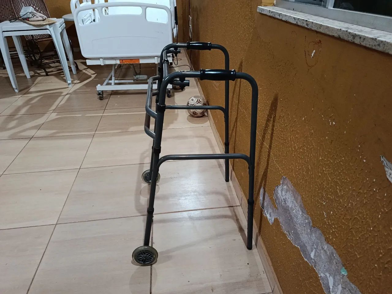 Andador com 2 rodas - Foto 3