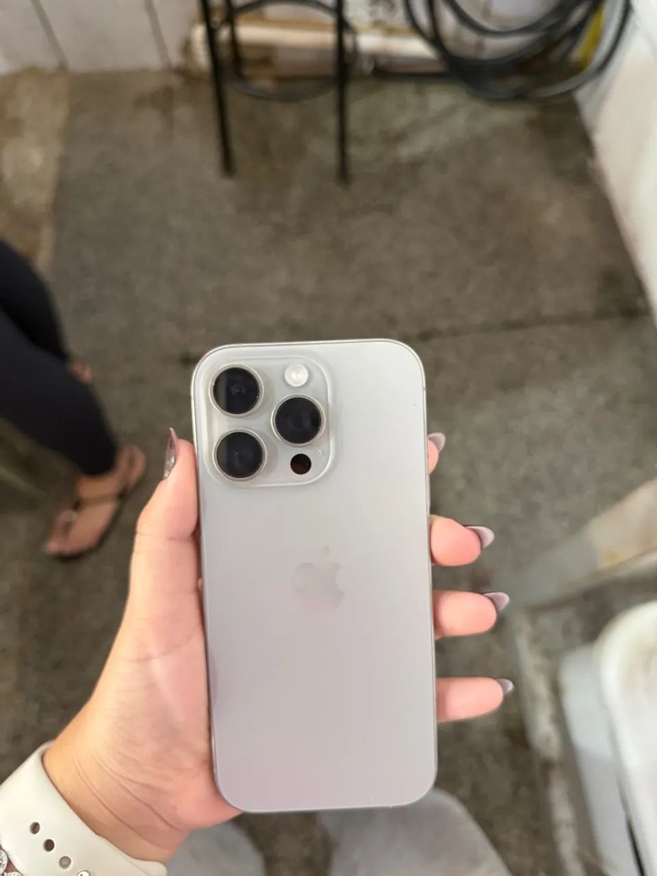 vendo iphone 16 pro- 128GB - Foto 2