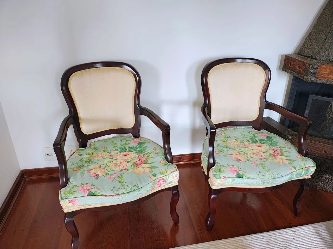 Duas poltronas Luis XV, clássica e atemporal. - Foto 3