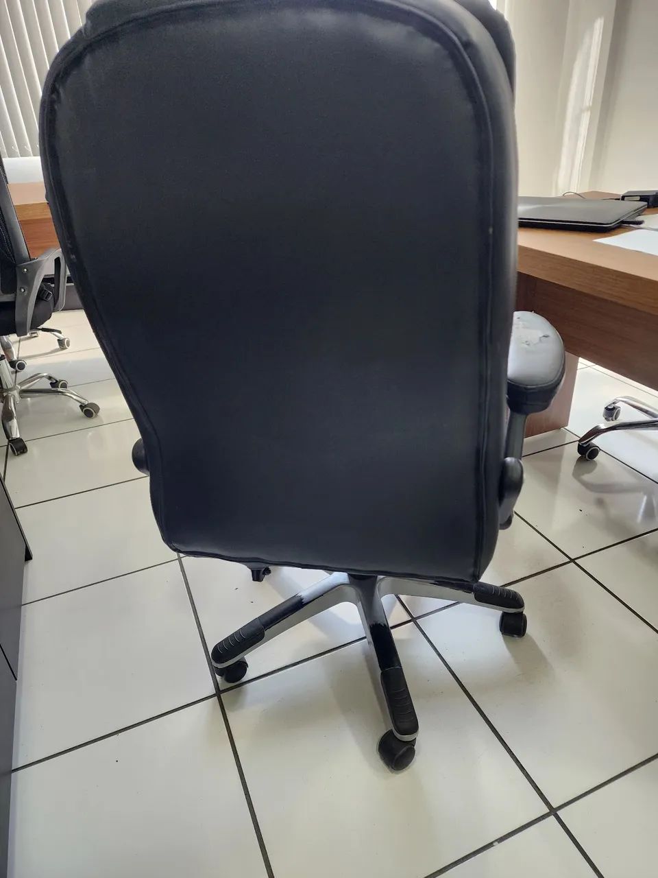 CADEIRA PRESIDENTE RECLINÁVEL - Foto 5