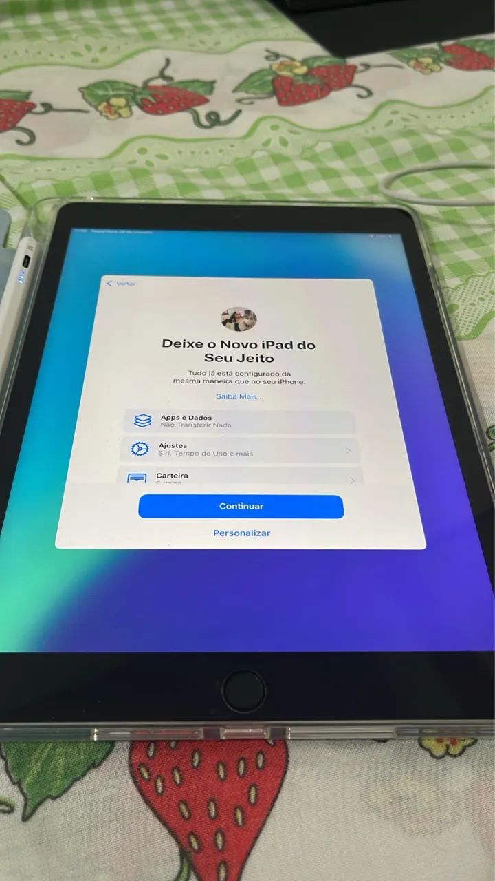 IPAD COM PENCIL E CAPA
