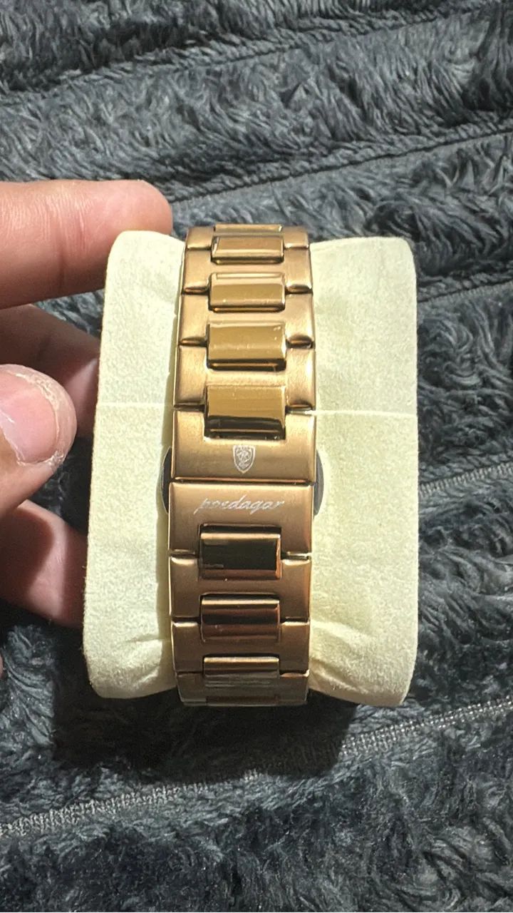 Smartwatch ultra 5, com caixa e três pulseiras e carregador  - Foto 3
