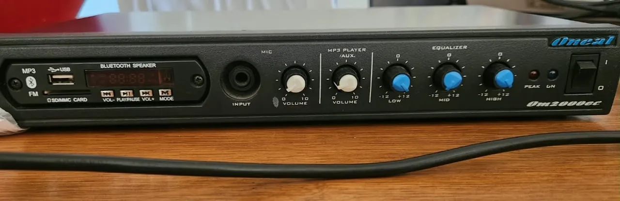 Amplificador de som Oneal Om 2000ec Bluetooth 60W