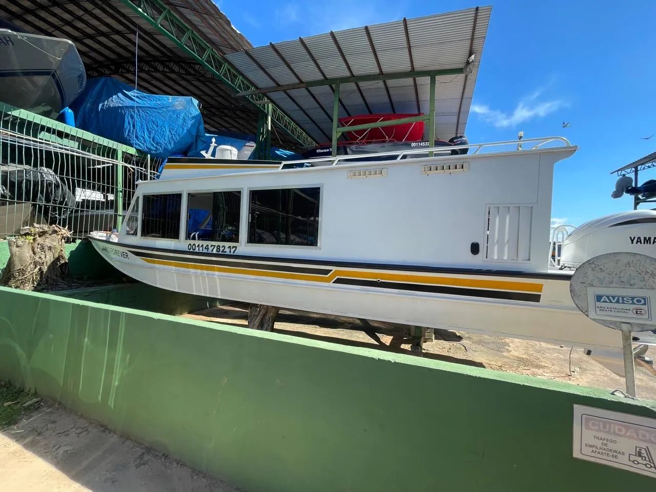 Lancha Cabinada Completa com Yamaha 300HP V6 - Alto padrão - Foto 2