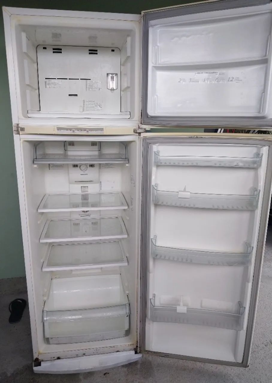 Geladeira 370 L
