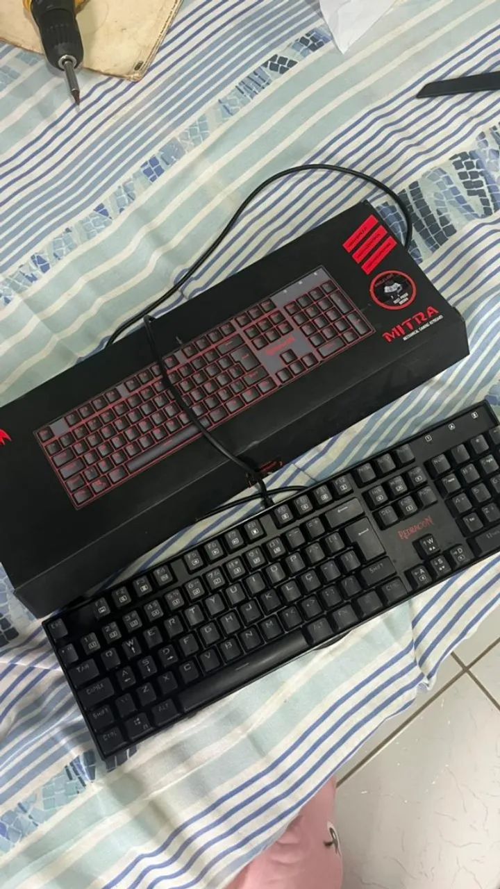 Teclado Gamer Redragon Mitra switch marrom - Foto 3