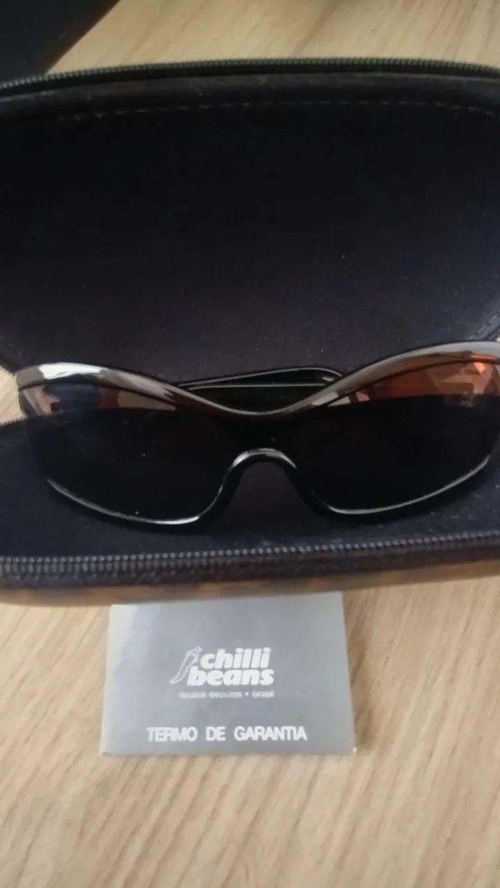 Óculos de sol Chilli Beans com estojo animal print - Foto 4
