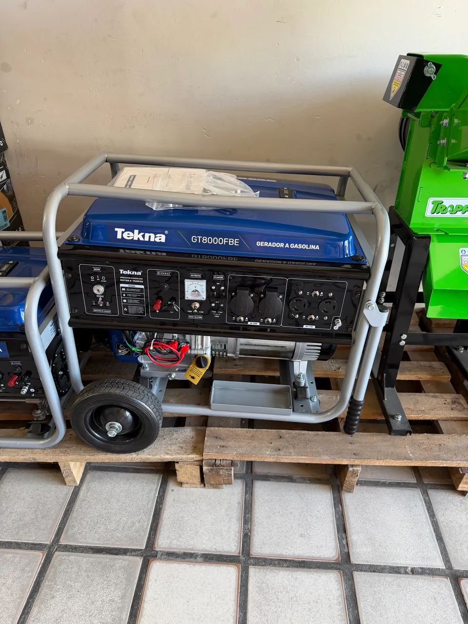 Gerador a gasolina Tekna 7.2 kVA 