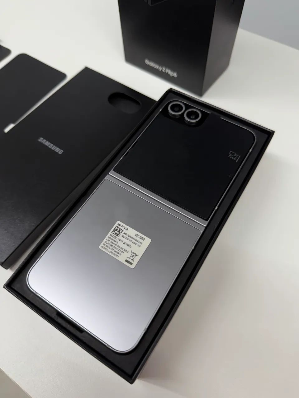 Samsung Galaxy Z Flip 6  256GB | 12GB RAM - Foto 5