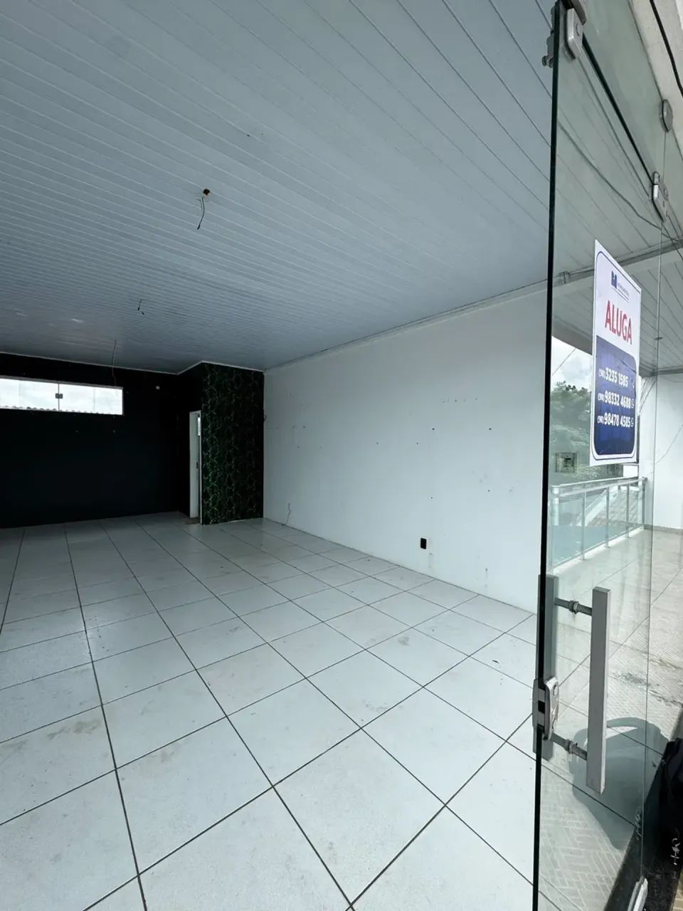 ALUGA-SE PONTO COMERCIAL  SOBRELOJA NO TURU