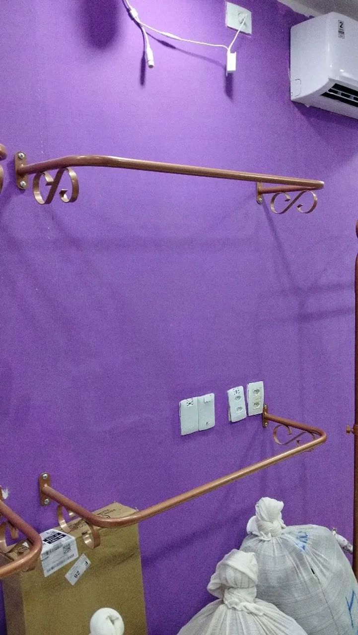 Balcão, Araras, manequins e cabides  - Foto 5