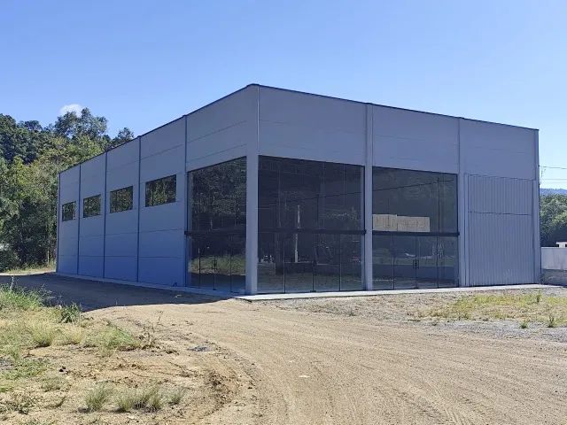 ALUGA-SE GALPÃO COMERCIAL NOVO DE 480 M² - ALFREDO WAGNER/SC