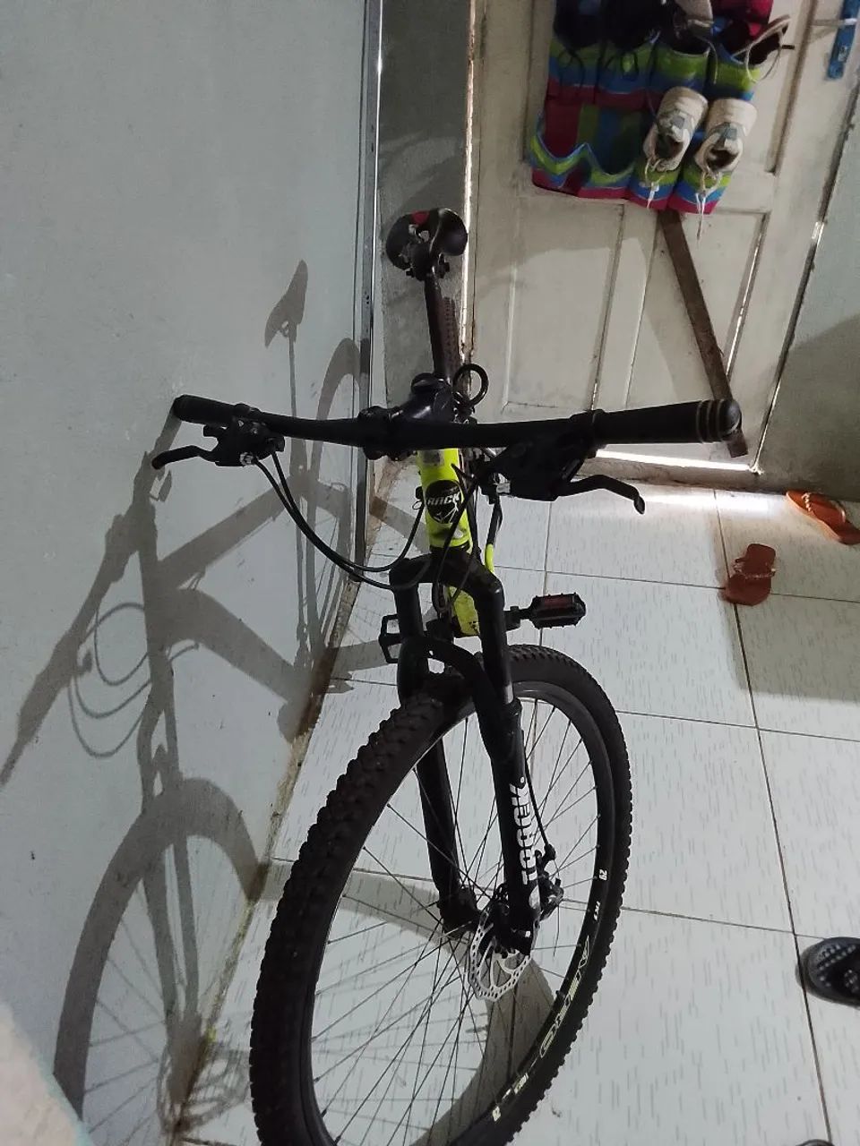 Vende-se bike Troy track aro 29 - Foto 2