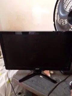 Duas telas de computador a venda - Foto 4