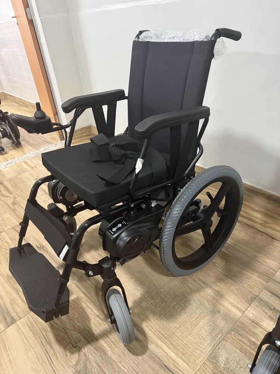 Cadeira de rodas motorizada 