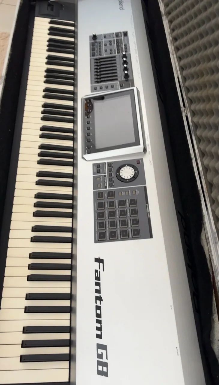 Roland fantom g8