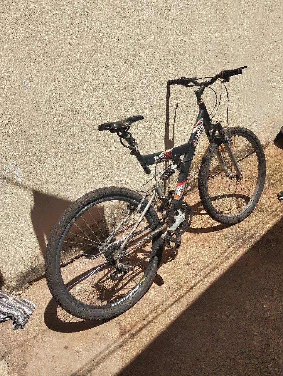 Bicicleta aro 26 com suspensão ? R$ 350