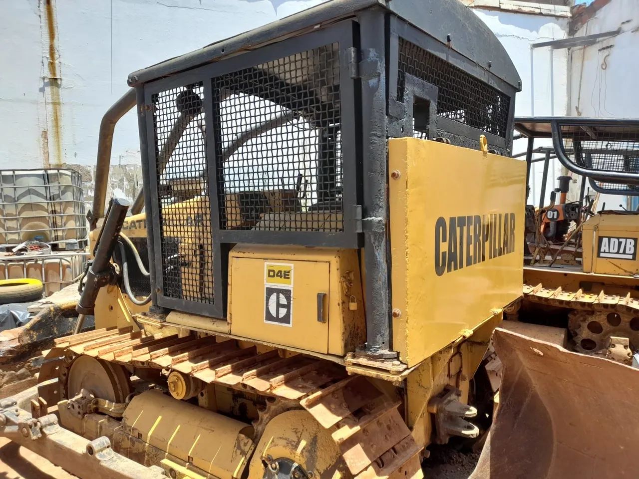 trator de esteira caterpillar D4E  - Foto 4