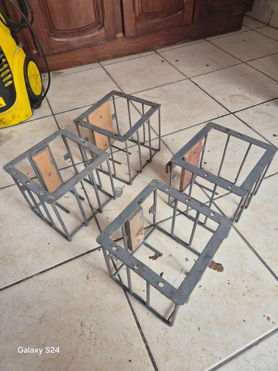 Gaiolas pra câmeras 
