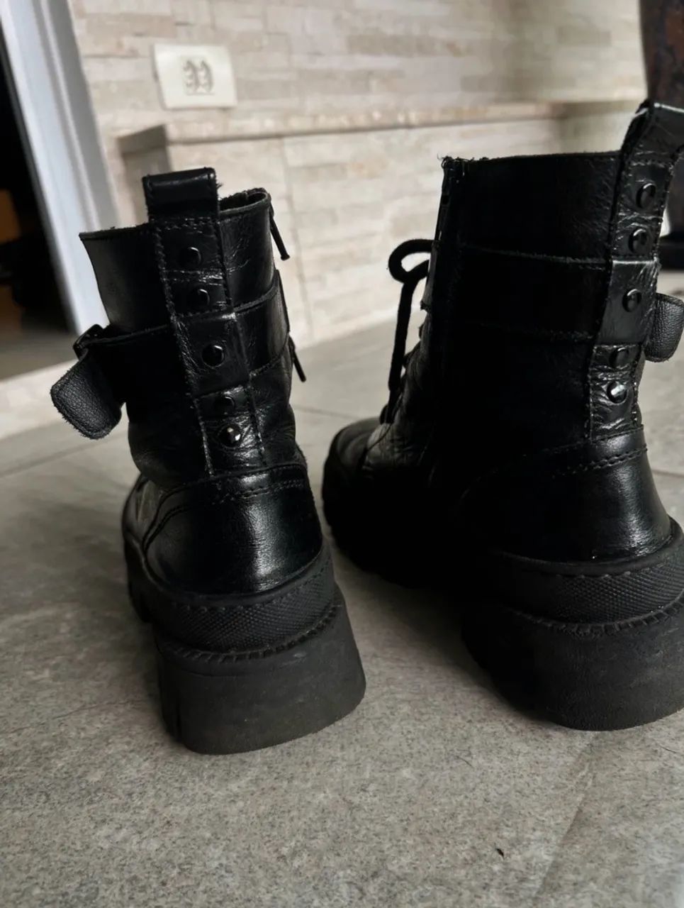 Bota preta de couro 36 - Foto 2