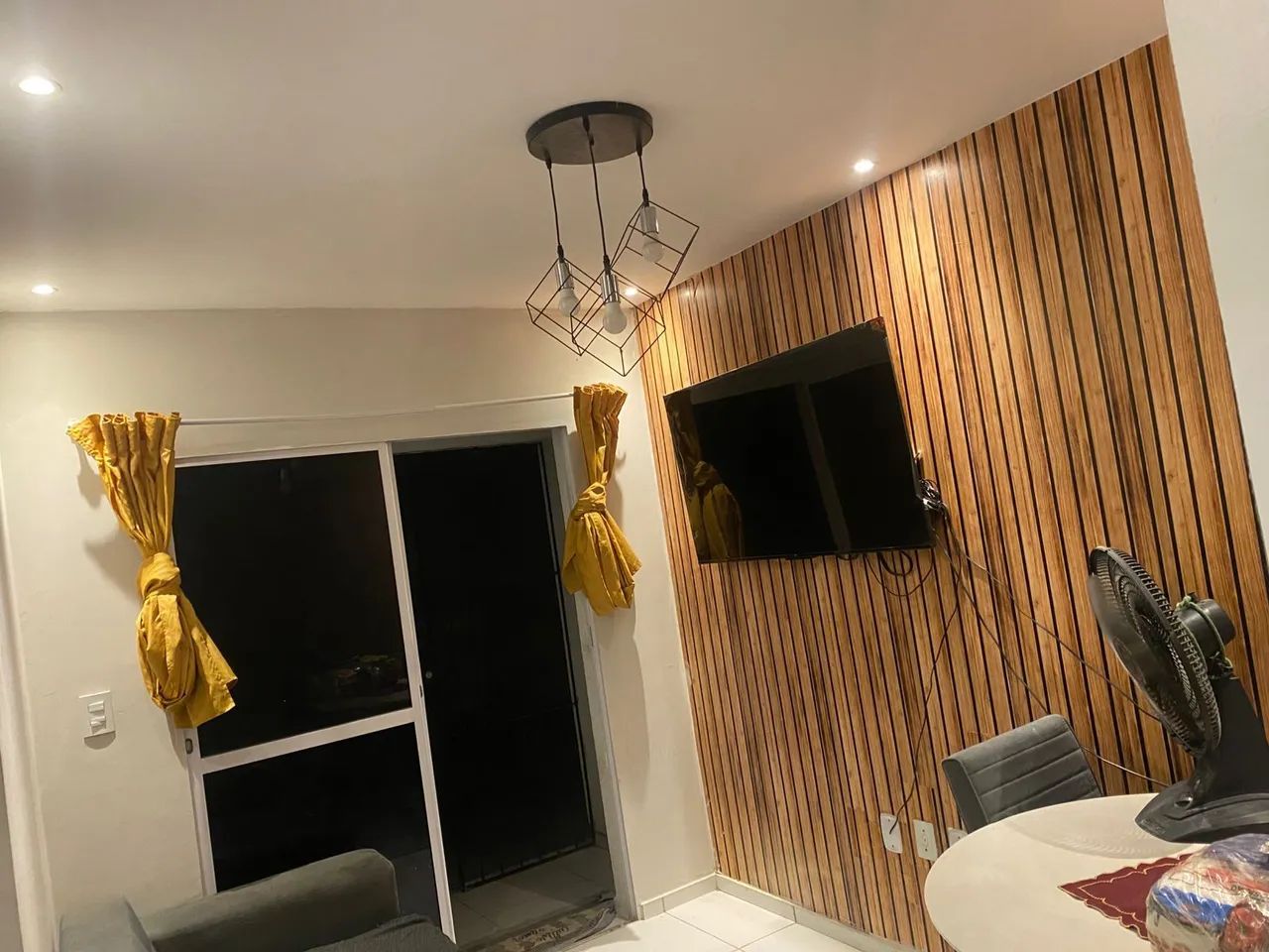 Repasso casa Solta  em condomínio .