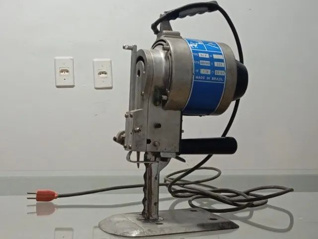 Maquina de Cortar Tecido