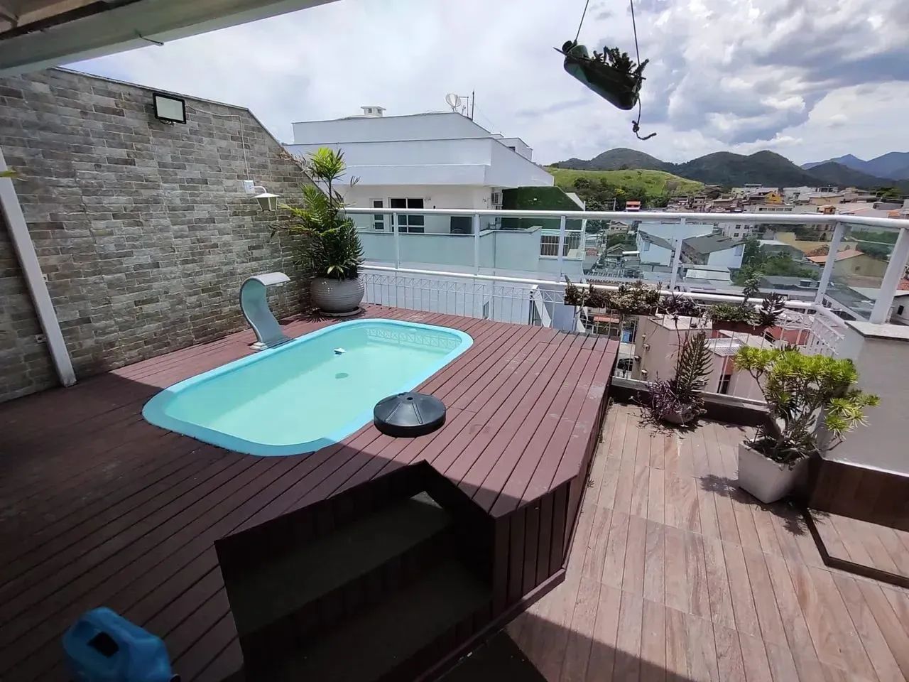 Cobertura duplex no Jardins do Valqueire com 154 m² com 4 quartos sendo 2 suítes